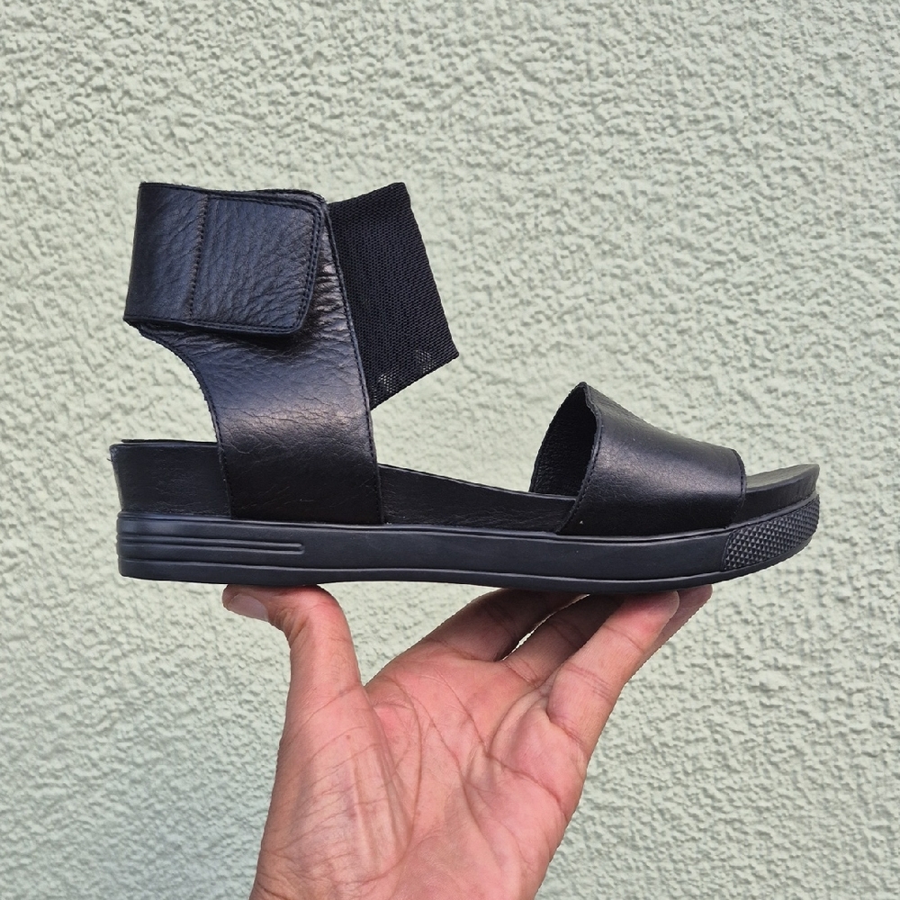 Eileen Fisher Ladies Spree Black Sport Luxury Leather Sandals